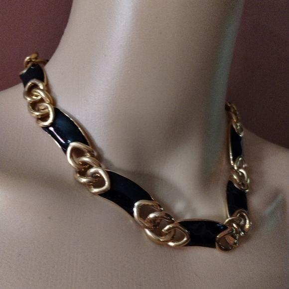 Napier signed women's necklace - Picture 2 of 3